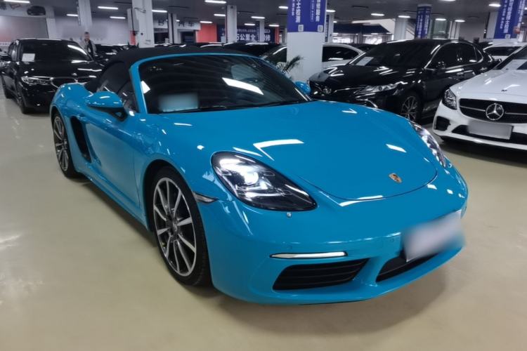 Used Porsche 718 2018 Boxster 2.0T Front Right 45 Deg