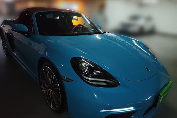 Used Porsche 718 2018 Boxster 2.0T Front Right 45 Deg