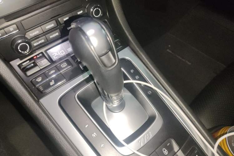 Used Porsche 718 2018 Cayman 2.0T Gear Lever