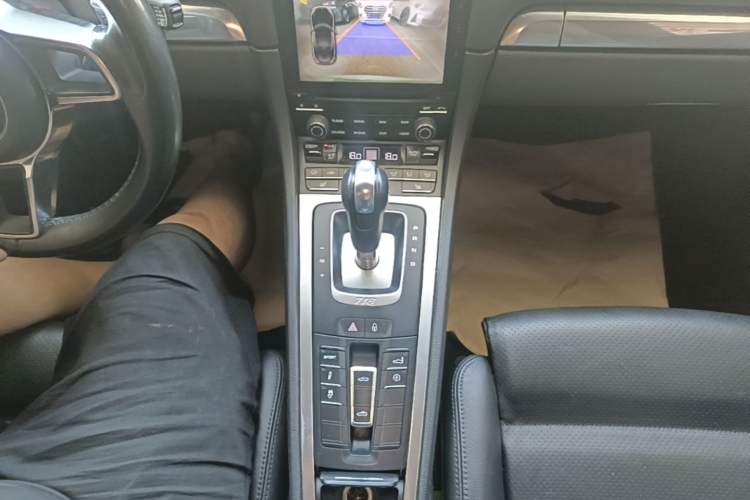 Used Porsche 718 2018 Boxster 2.0T Gear Lever
