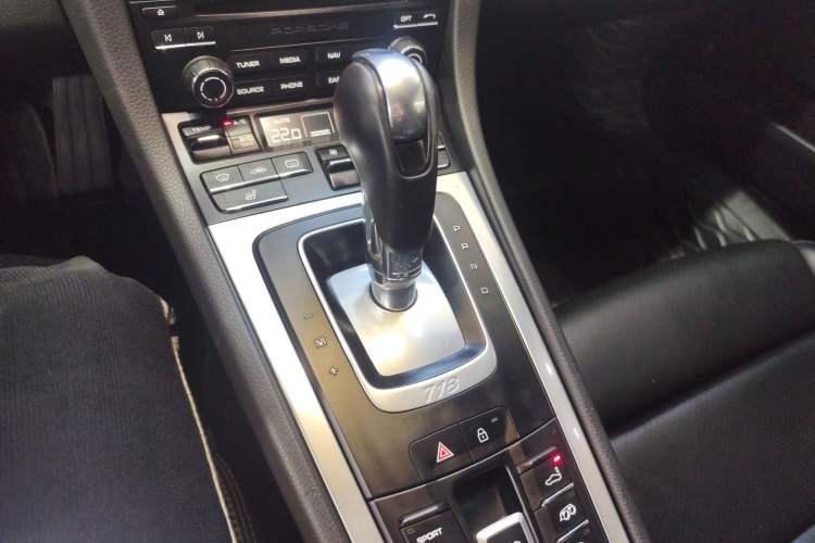 Used Porsche 718 2018 Boxster 2.0T Gear Lever