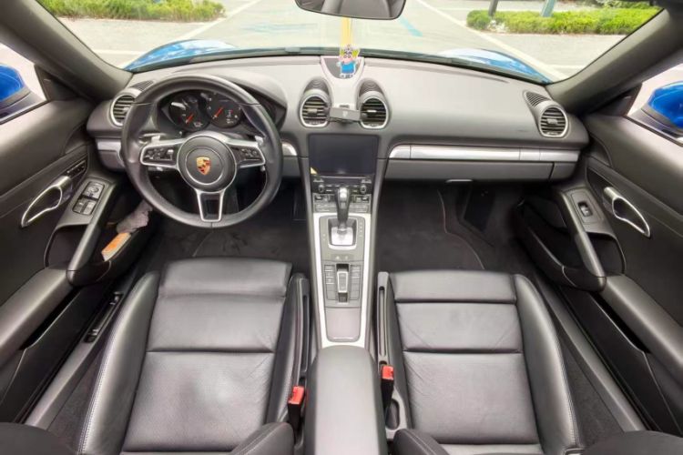 Used Porsche 718 2018 Boxster 2.0T Interior 1