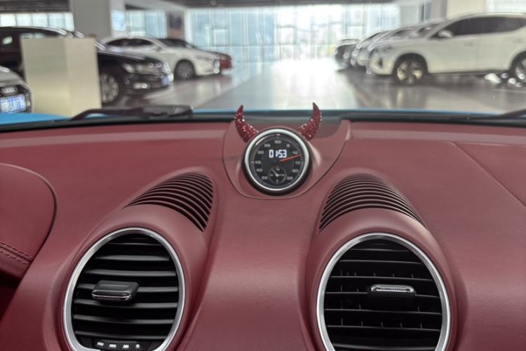 Used Porsche 718 2018 Boxster 2.0T Interior 1