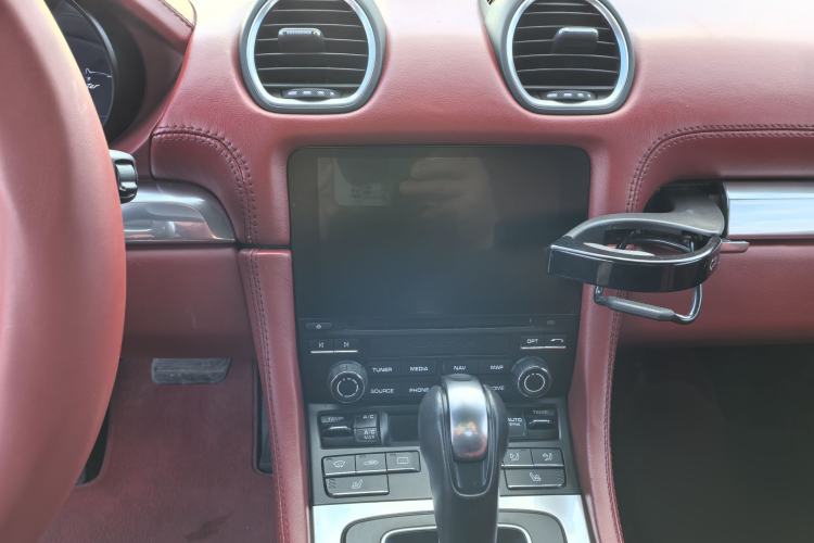 Used Porsche 718 2018 Boxster 2.0T Interior 11