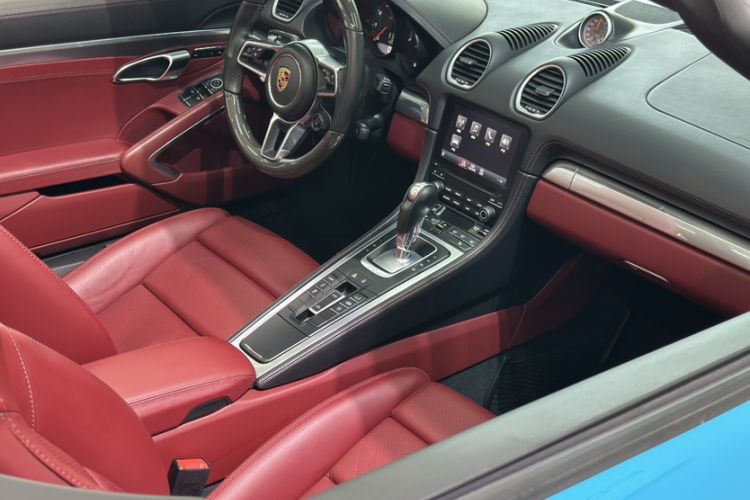 Used Porsche 718 2018 Boxster 2.0T Interior 12