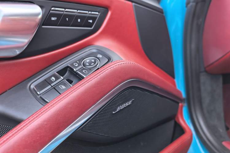 Used Porsche 718 2018 Boxster 2.0T Interior 13