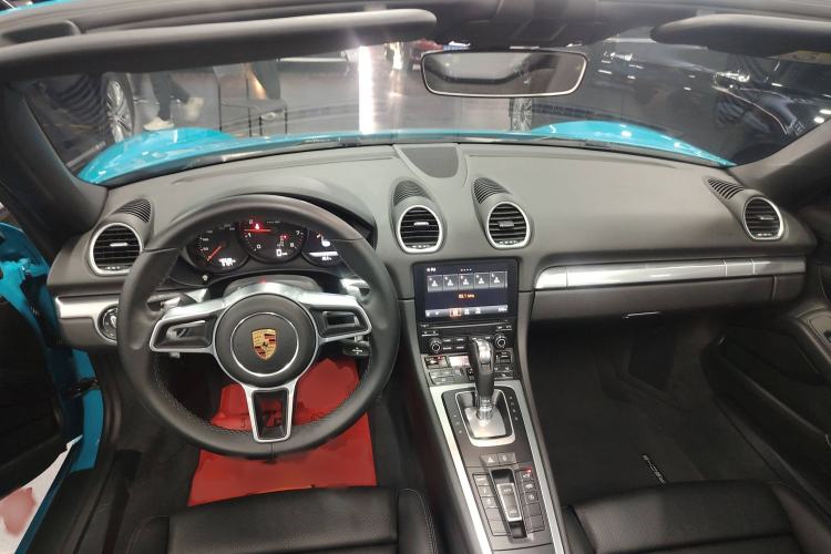Used Porsche 718 2018 Boxster 2.0T Interior 2