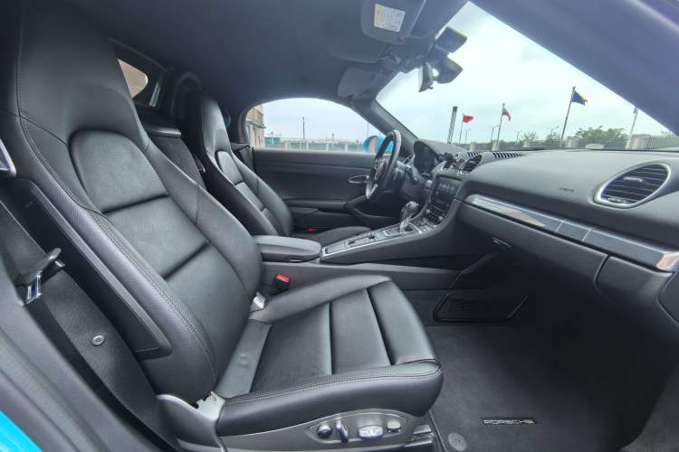 Used Porsche 718 2018 Boxster 2.0T Interior 2