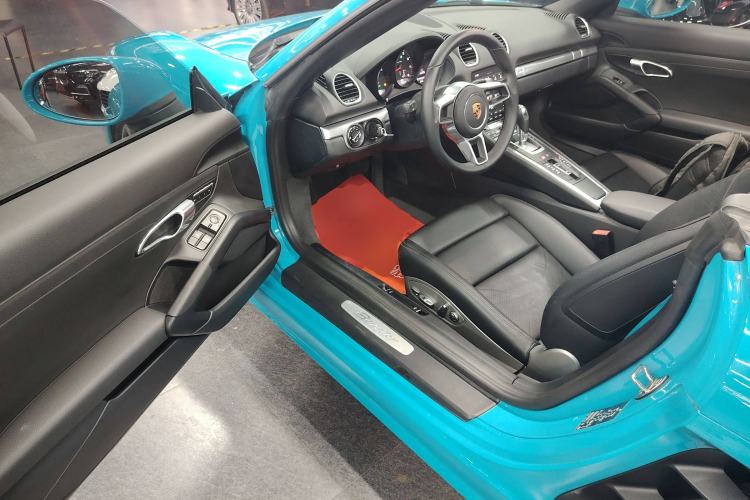 Used Porsche 718 2018 Boxster 2.0T Interior 3