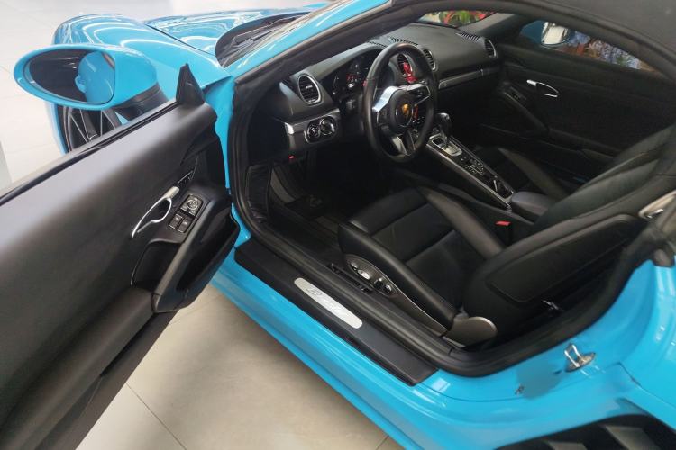 Used Porsche 718 2018 Boxster 2.0T Interior 3