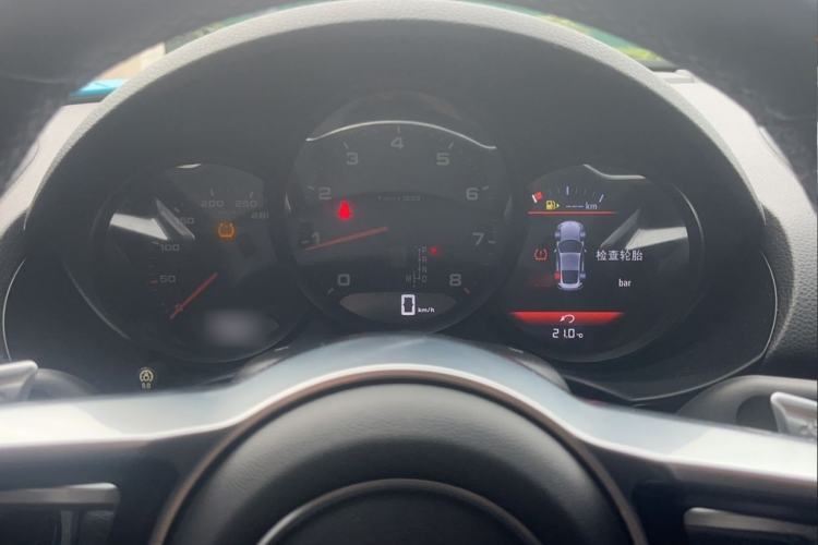 Used Porsche 718 2018 Cayman 2.0T Interior 3