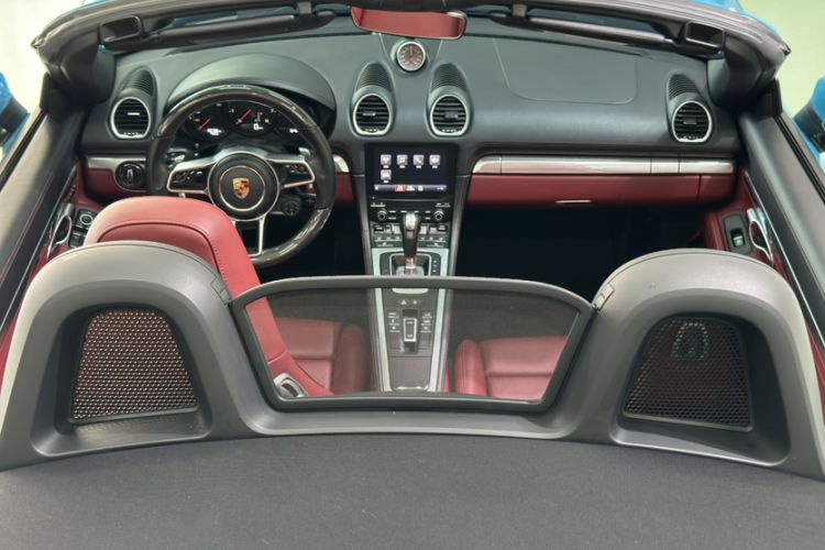 Used Porsche 718 2018 Boxster 2.0T Interior 3