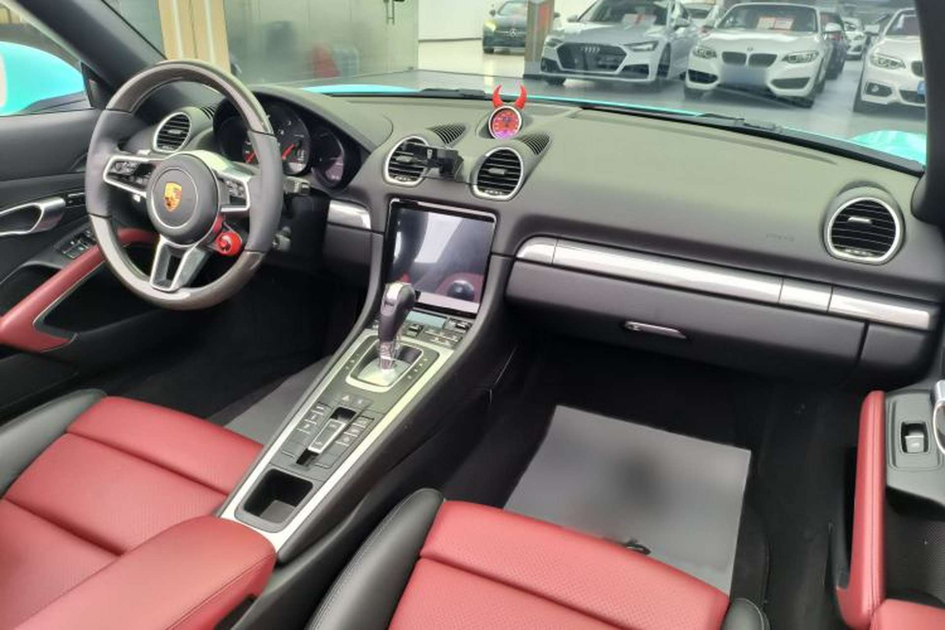 Used Porsche 718 2018 Boxster 2.0T Interior 4
