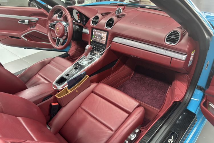Used Porsche 718 2018 Boxster 2.0T Interior 4