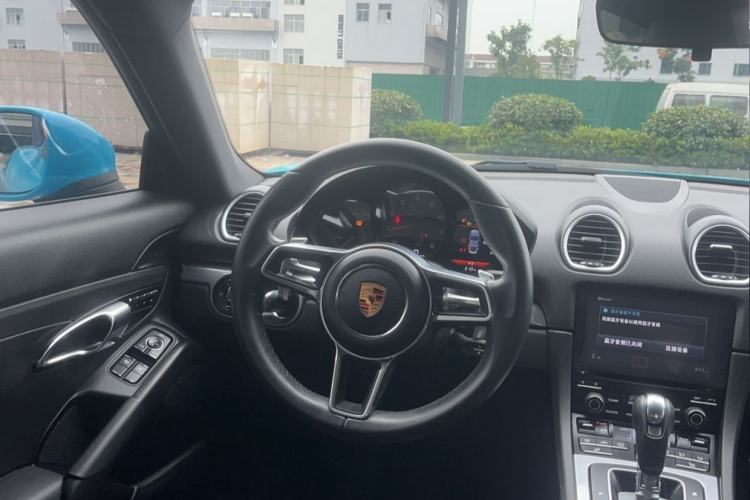 Used Porsche 718 2018 Cayman 2.0T Interior 5