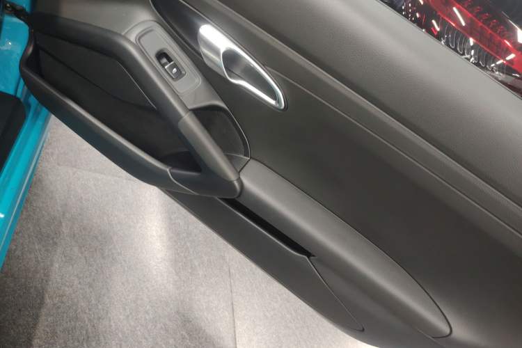 Used Porsche 718 2018 Boxster 2.0T Interior 6