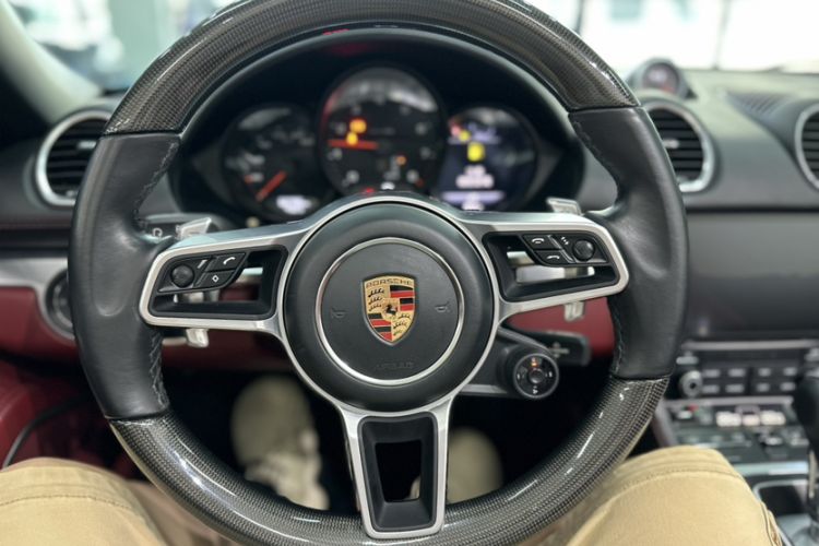 Used Porsche 718 2018 Boxster 2.0T Interior 6