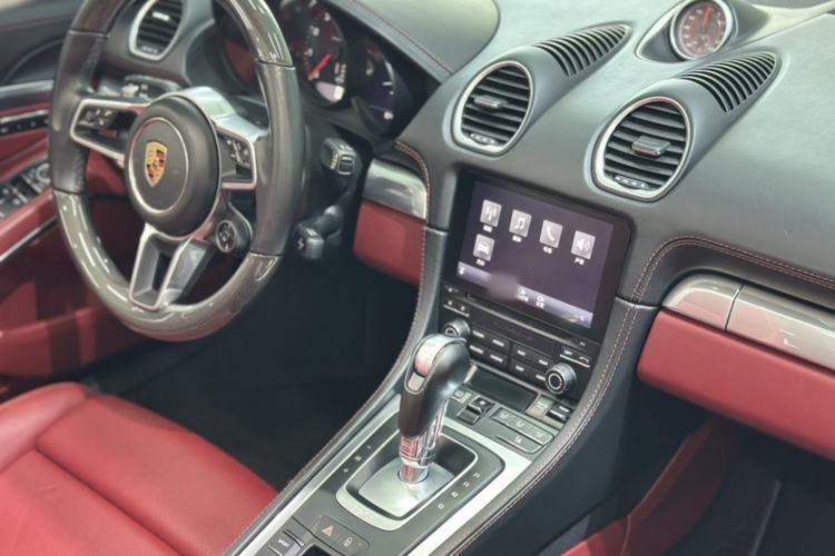 Used Porsche 718 2018 Boxster 2.0T Interior 7