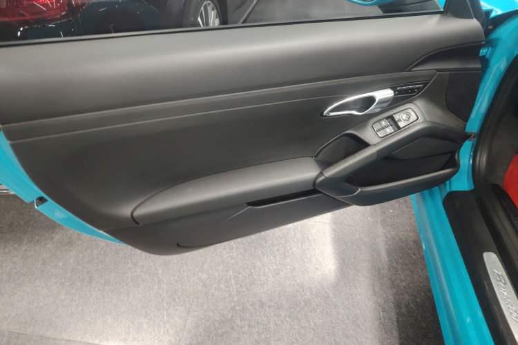 Used Porsche 718 2018 Boxster 2.0T Interior 8