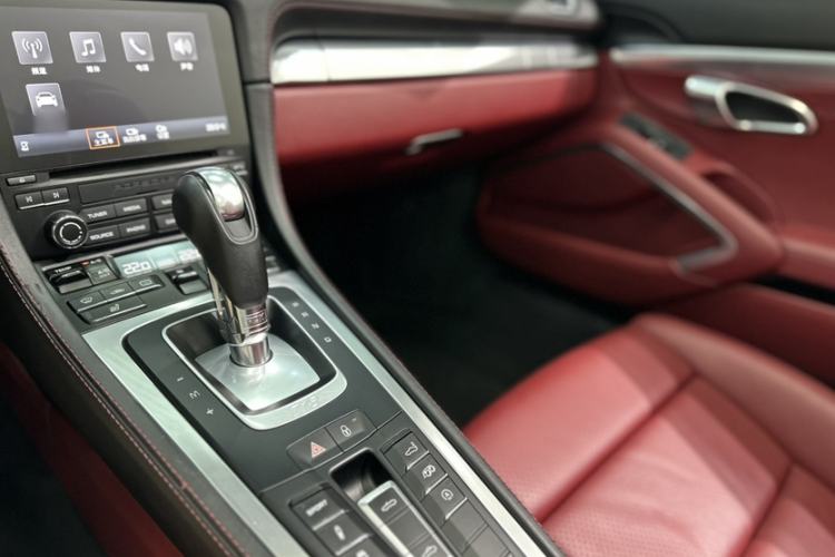 Used Porsche 718 2018 Boxster 2.0T Interior 9