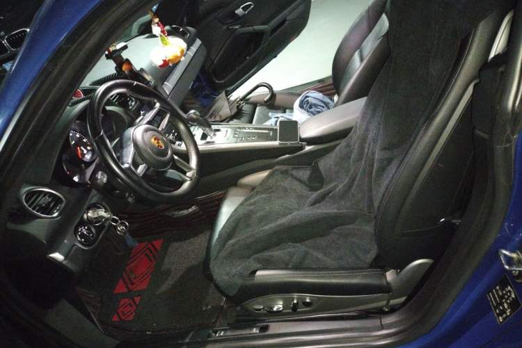 Used Porsche 718 2018 Cayman 2.0T Left Front Seat