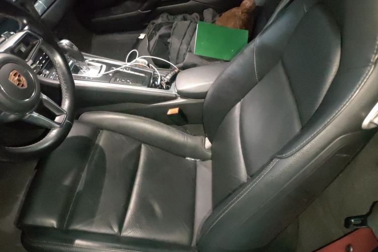 Used Porsche 718 2018 Cayman 2.0T Left Front Seat
