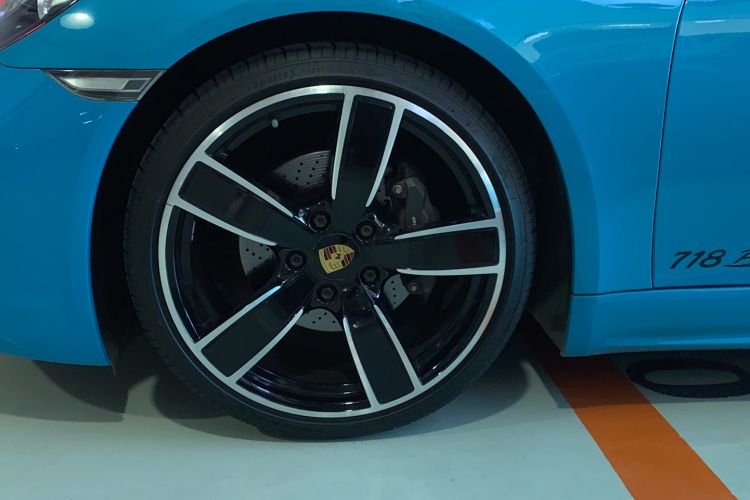 Used Porsche 718 2018 Boxster 2.0T Left Front Wheel Hub