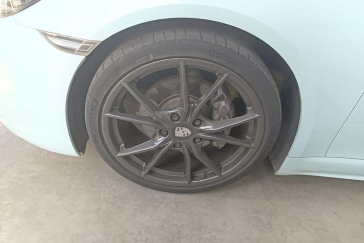 Used Porsche 718 2018 Boxster 2.0T Left Front Wheel Hub