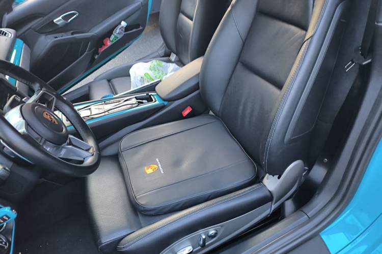 Used Porsche 718 2018 Cayman 2.0T Left Rear Seat