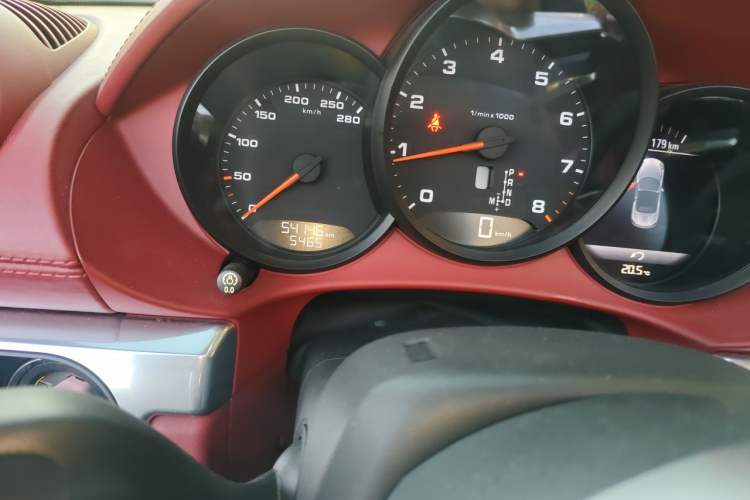 Used Porsche 718 2018 Boxster 2.0T Odometer Close Up