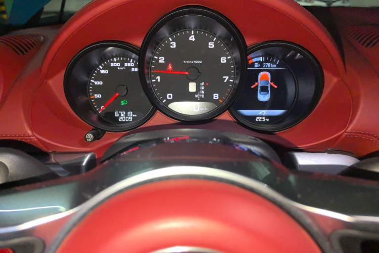 Used Porsche 718 2018 Boxster 2.0T Odometer Close Up