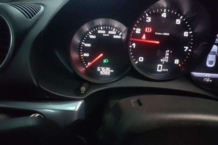 Used Porsche 718 2018 Cayman 2.0T Odometer Close Up