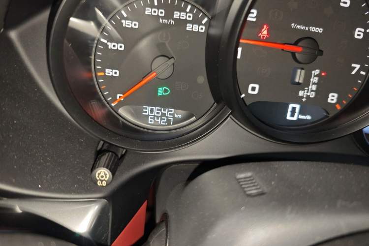 Used Porsche 718 2018 Boxster 2.0T Odometer Close Up