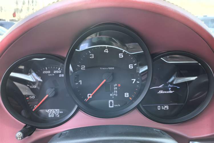 Used Porsche 718 2018 Boxster 2.0T Odometer Close Up