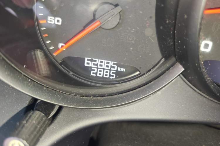 Used Porsche 718 2018 Cayman 2.0T Odometer Close Up