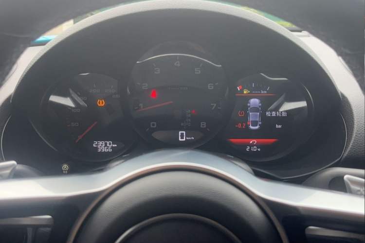 Used Porsche 718 2018 Cayman 2.0T Odometer Close Up