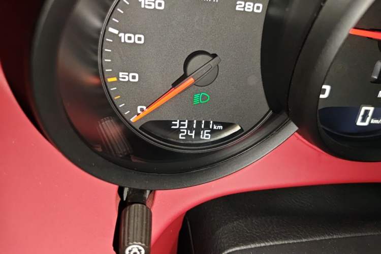 Used Porsche 718 2018 Boxster 2.0T Odometer Close Up