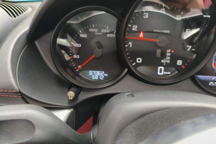 Used Porsche 718 2018 Boxster 2.0T Odometer Close Up