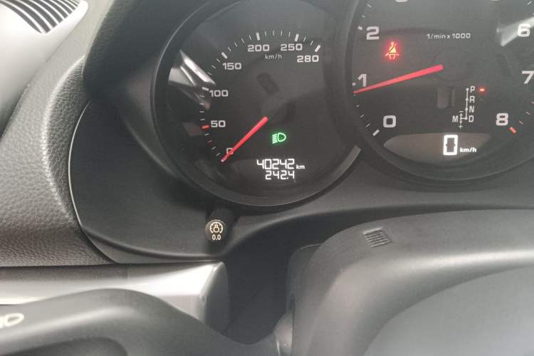 Used Porsche 718 2018 Cayman 2.0T Odometer Close Up