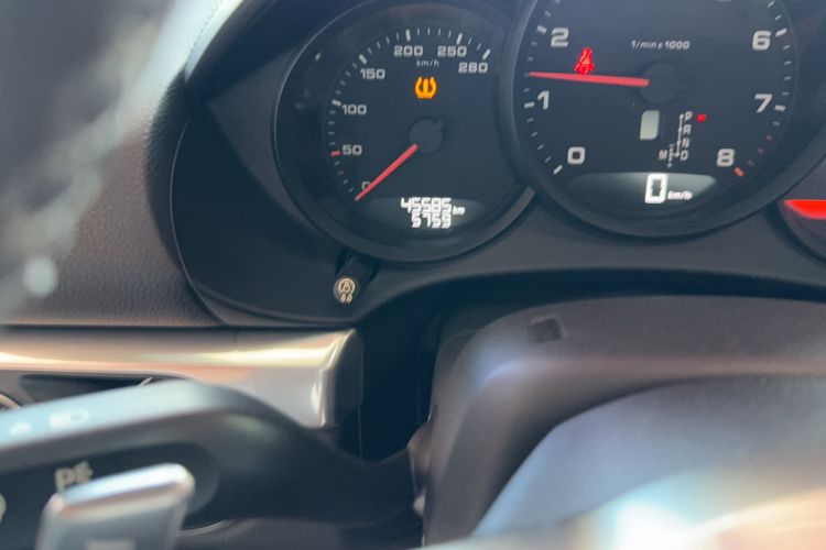 Used Porsche 718 2018 Cayman 2.0T Odometer Close Up