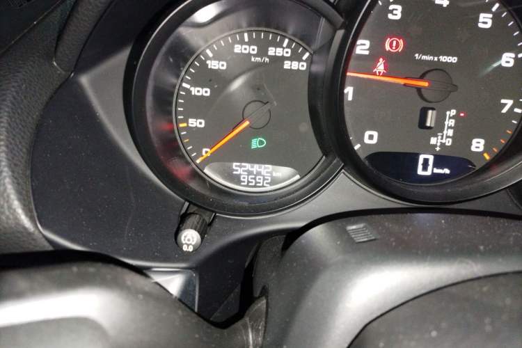 Used Porsche 718 2018 Cayman 2.0T Odometer Close Up