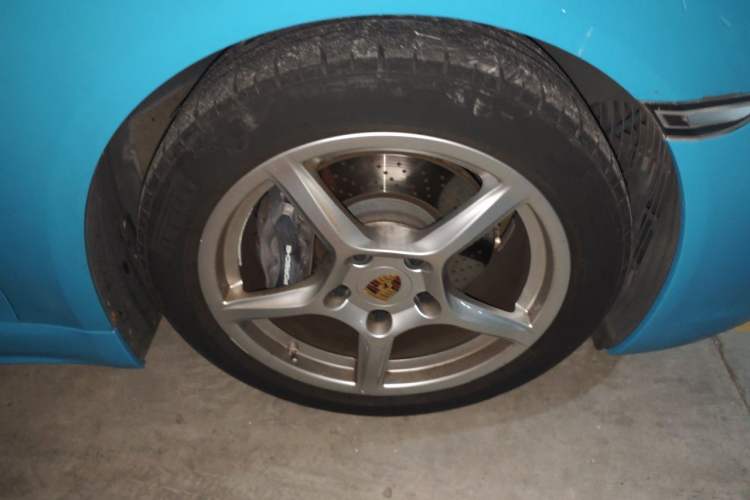 Used Porsche 718 2018 Boxster 2.0T Right Front Wheel Hub