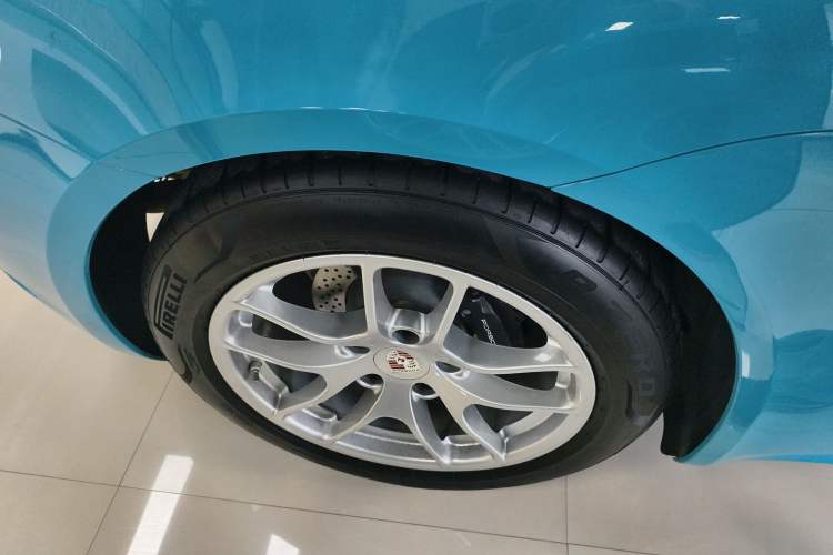 Used Porsche 718 2018 Cayman 2.0T Right Rear Wheel Hub