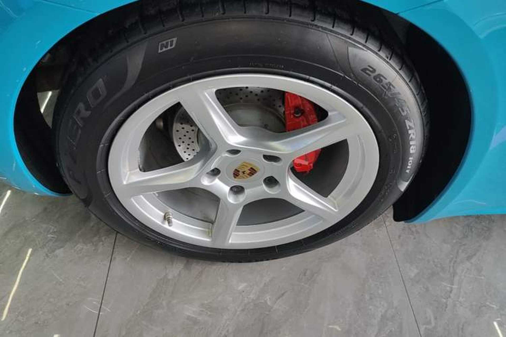 Used Porsche 718 2018 Boxster 2.0T Right Rear Wheel Hub