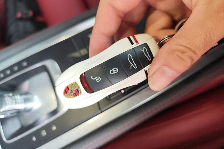 Used Porsche 718 2018 Cayman 2.0T Vehicle Key