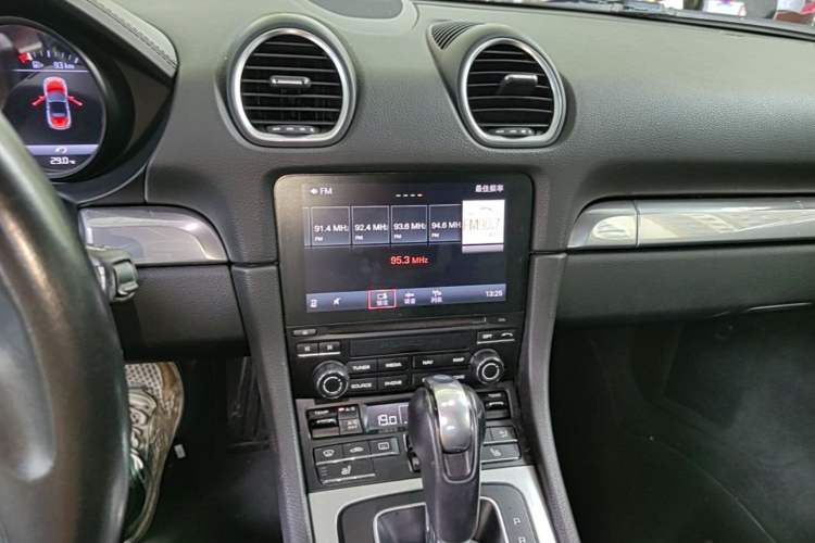Used Porsche 718 2018 Boxster 2.0T Audio And AC Panel
