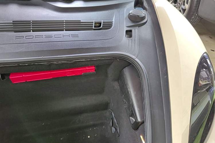 Used Porsche 718 2018 Boxster 2.0T Engine Bay Left