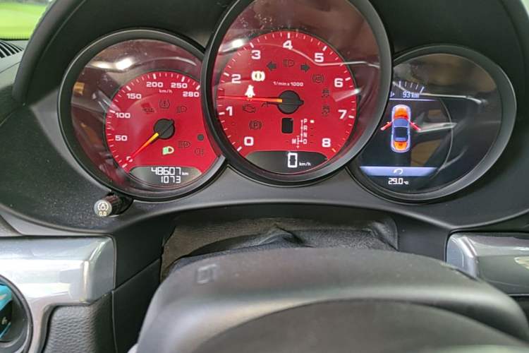 Used Porsche 718 2018 Boxster 2.0T Odometer Close Up