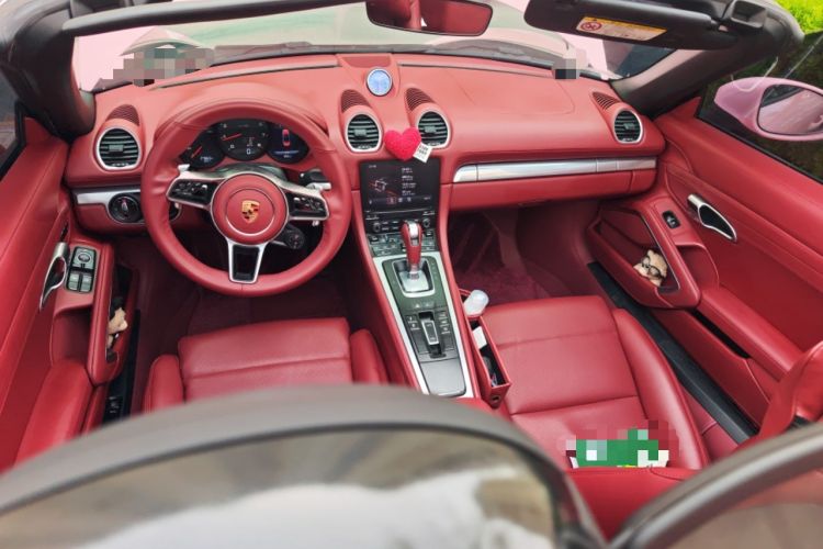 Used Porsche 718 2018 Boxster 2.0T Center Console