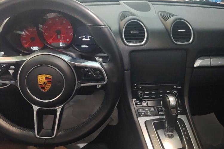 Used Porsche 718 2018 Boxster 2.0T Center Console